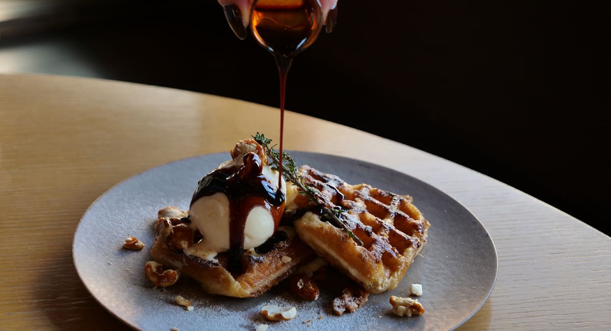 大阪府・大阪市　囲と囲曲 中之島図書館のワッフル